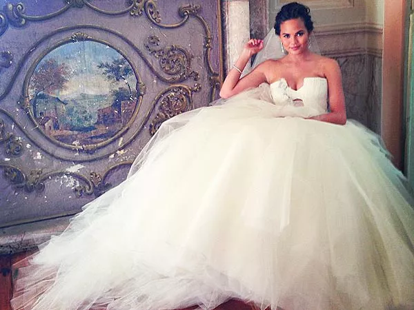 Chrissy Teigen apostó por Vera Wang para su gran día.