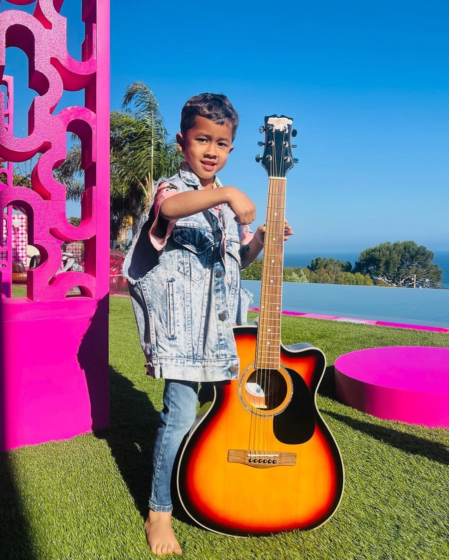 Miles Legend en la casa de Ken de Airbnb