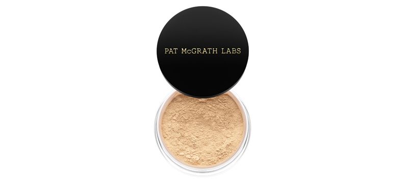 pat mcgrath labs-corrector-errores-maquillaje-base-aplicar-brocha-sellar.jpg
