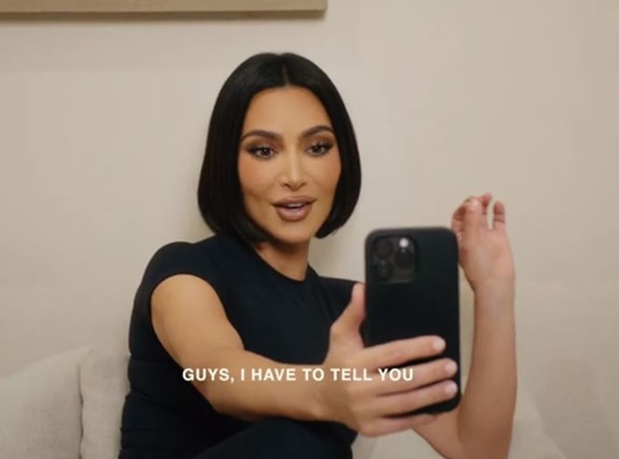 Kim Kardashian usa un bob para promocionar su nuevo lanzamiento de Skims.