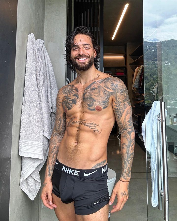 Maluma posa en boxers e incendia Instagram.