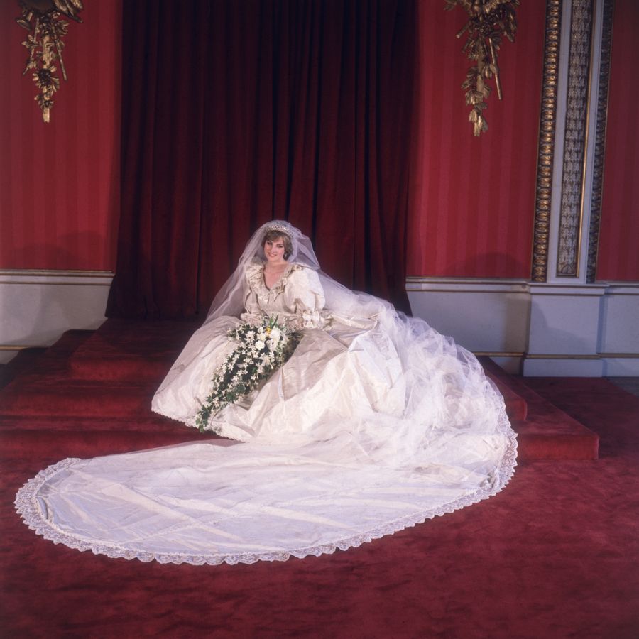 El vestido de novia de la princesa Diana para su boda con el príncipe Carlos. 
