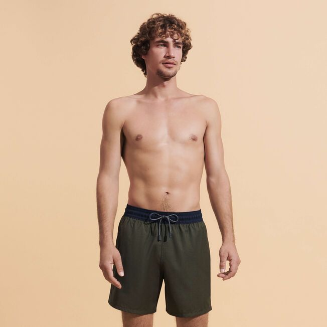 Traje de baño verde de Vilebrequin. 