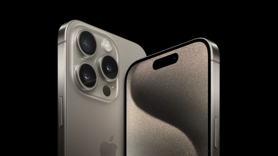 Apple-iPhone-15-Pro-lineup-hero-230912_Full-Bleed-Image.jpg.large_2x.jpg