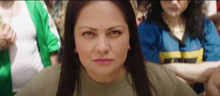 Lila Melgar en el video de "El Jefe"de Shakira.