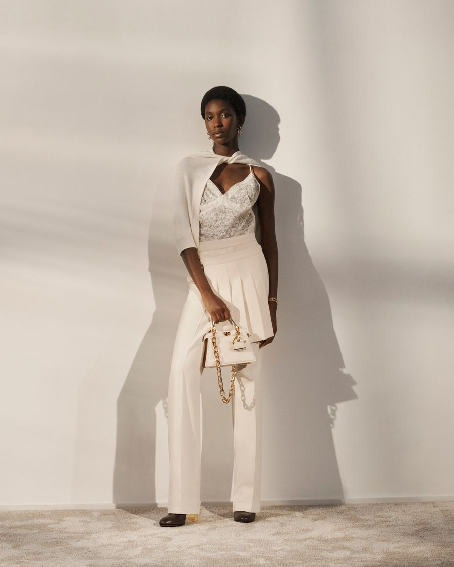 01_FENDI Peekaboo Shearling Interlace Capsule_Digital Shooting Images.jpg