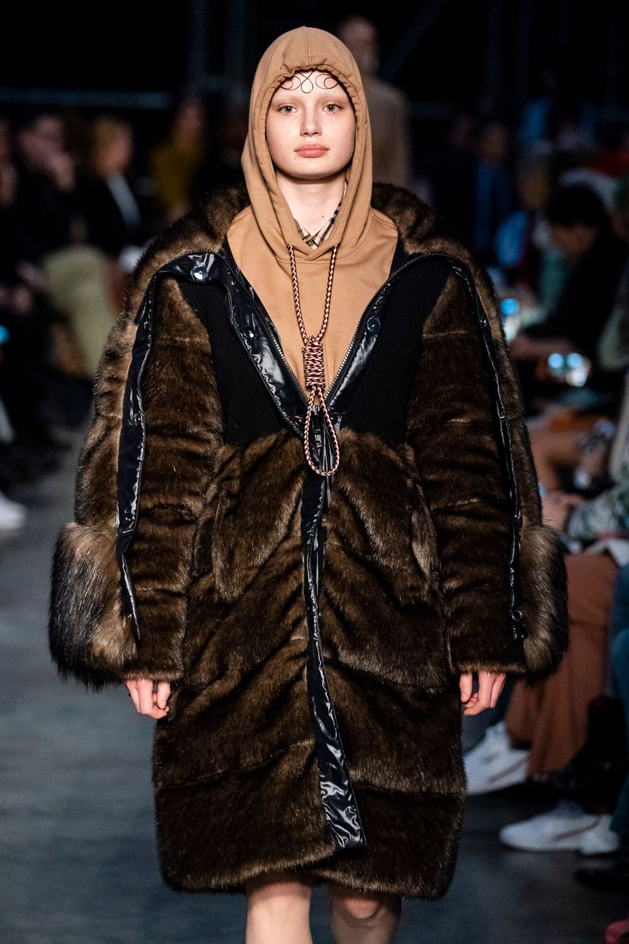 Burberry F19 075.jpg