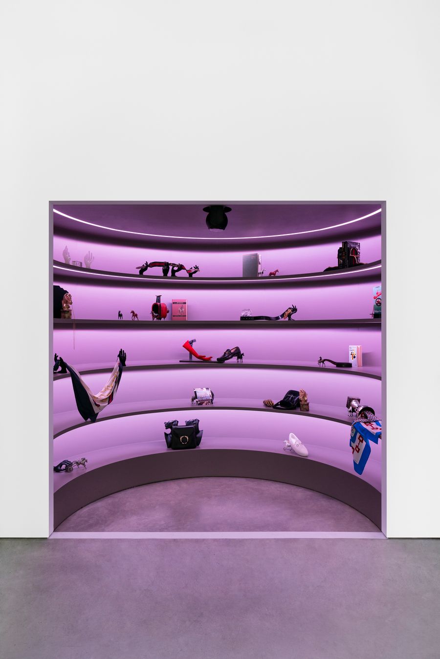 Gucci_0002_0053U_2.jpg