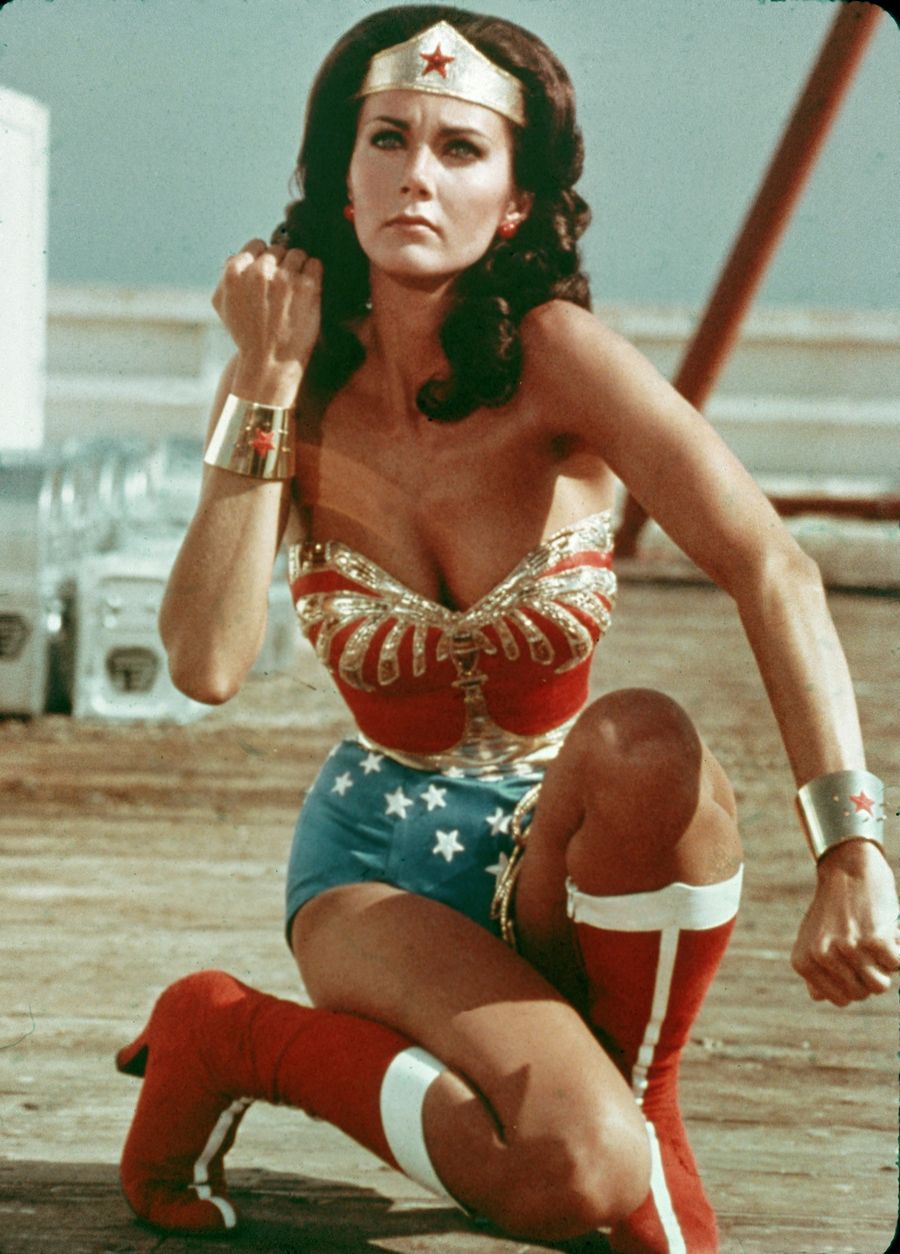 Lynda Carter como la Mujer Maravilla