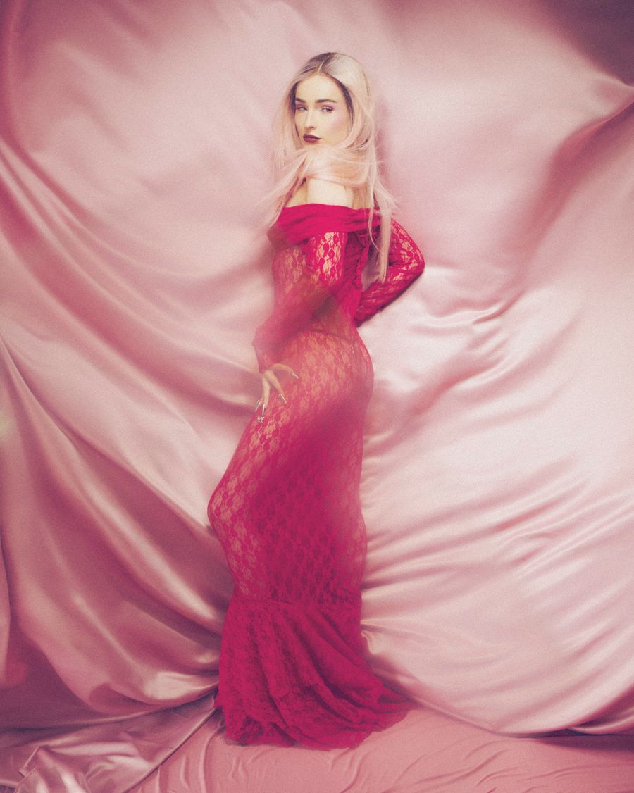 ELLE-262-KIMPETRAS002.jpg