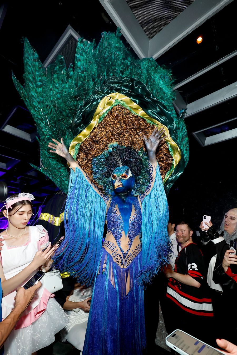 Heidi Klum se convierte en una versión más sexy de su pavo real.