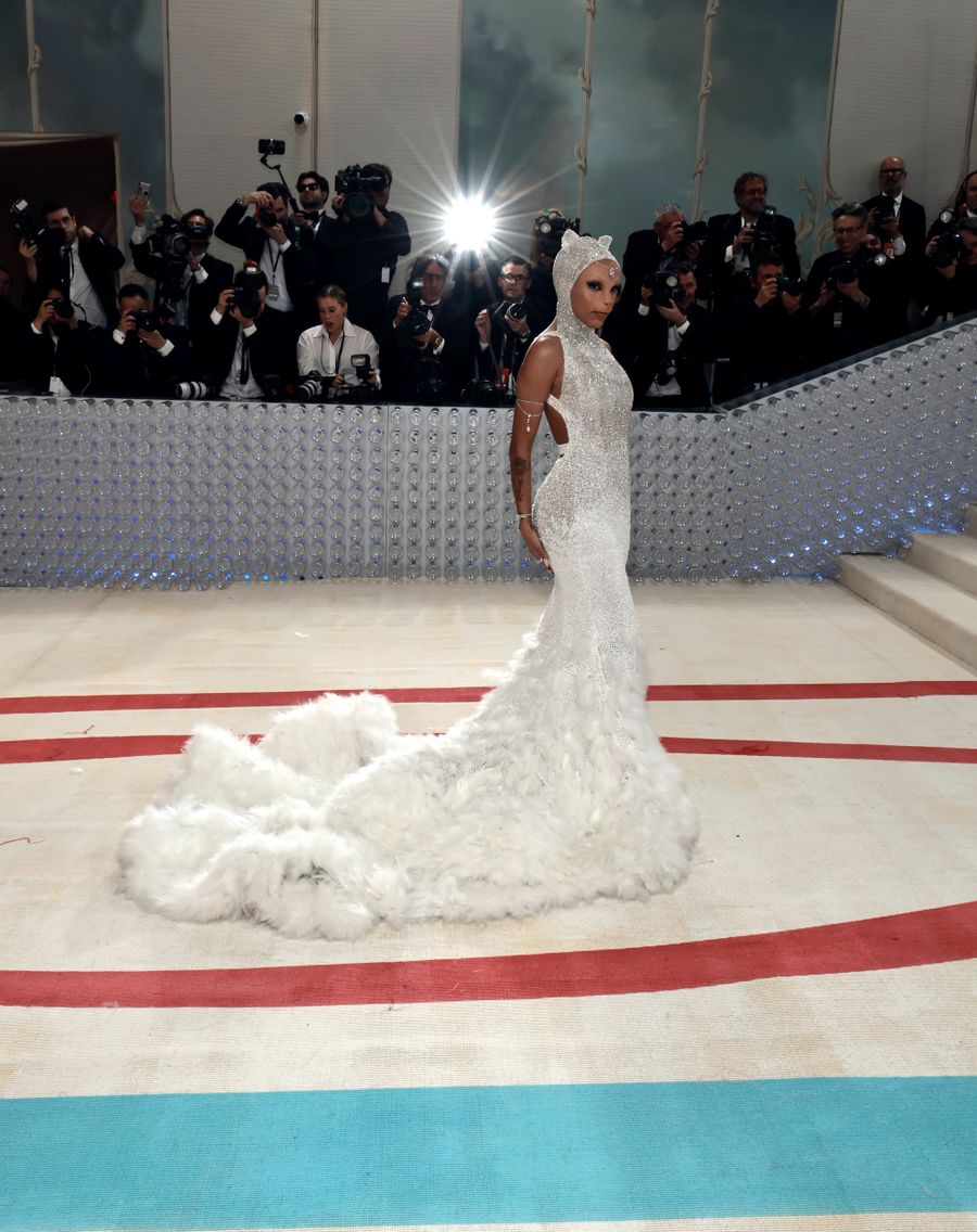 Doja Cat es una gatita sexy en la Met Gala 2023.