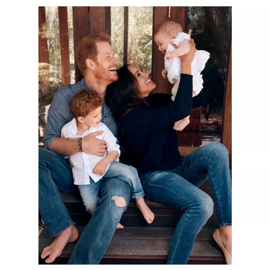 meghan-harry-postal-navideña.jpg