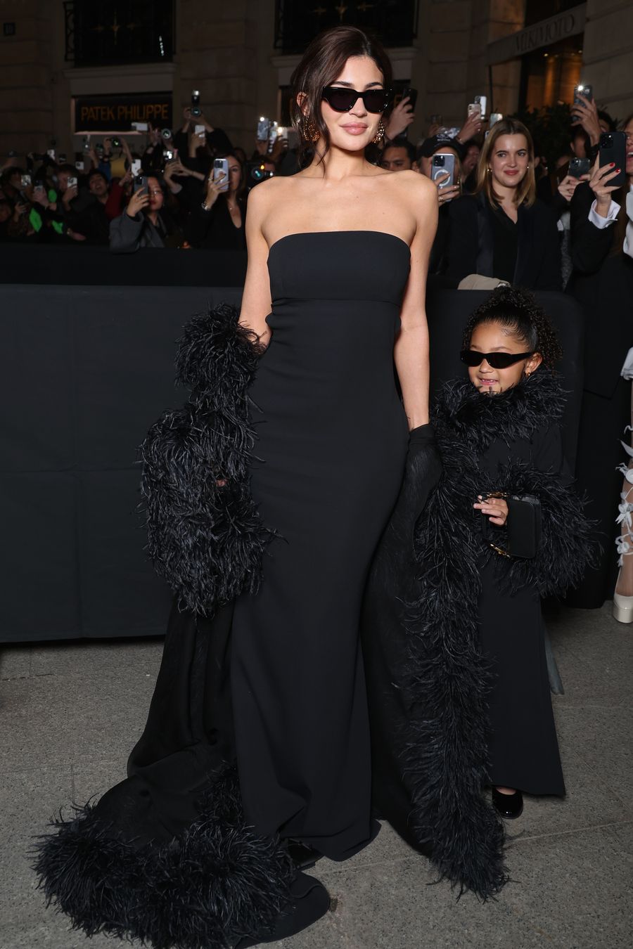 Kylie Jenner imita el estilo de Stormi en el desfile de Valentino. 