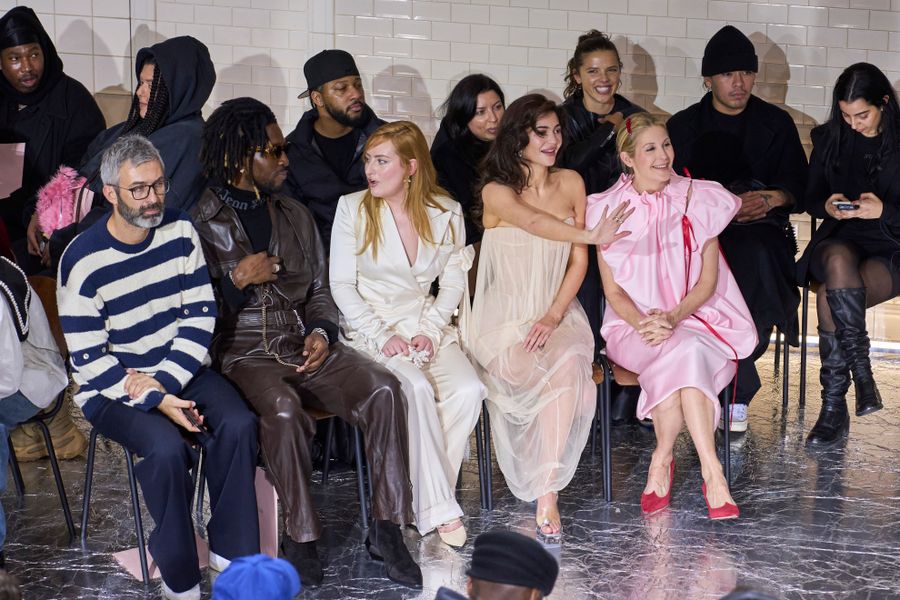 Kylie Jenner y Kelly Rutherfod en el desfile de Jean Paul Gaultier.