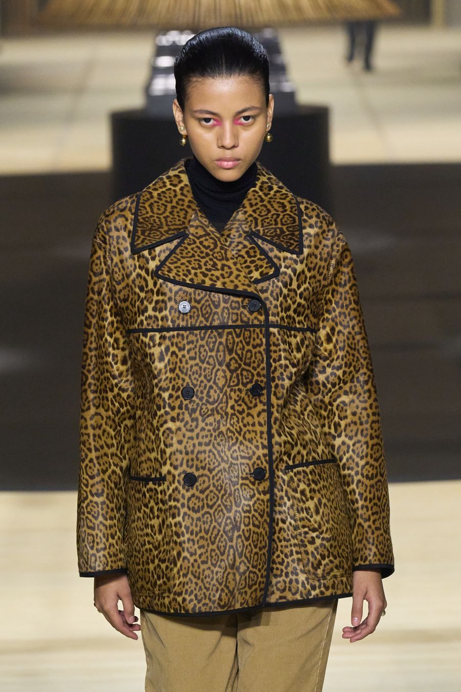 En una temporada en la que la moda quiere ser silenciosa, Dior puede serlo todo