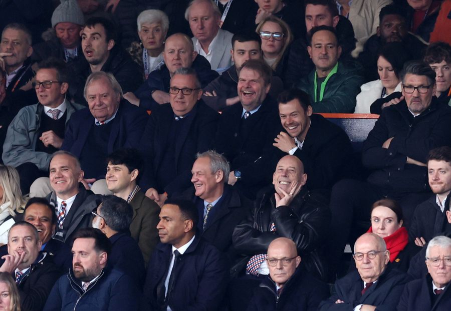 Harry Styles en el partido de Luton Town contra Manchester United.