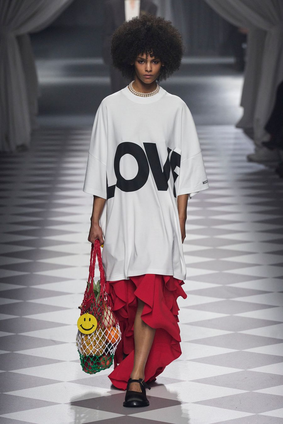 Moschino F24 009.jpg