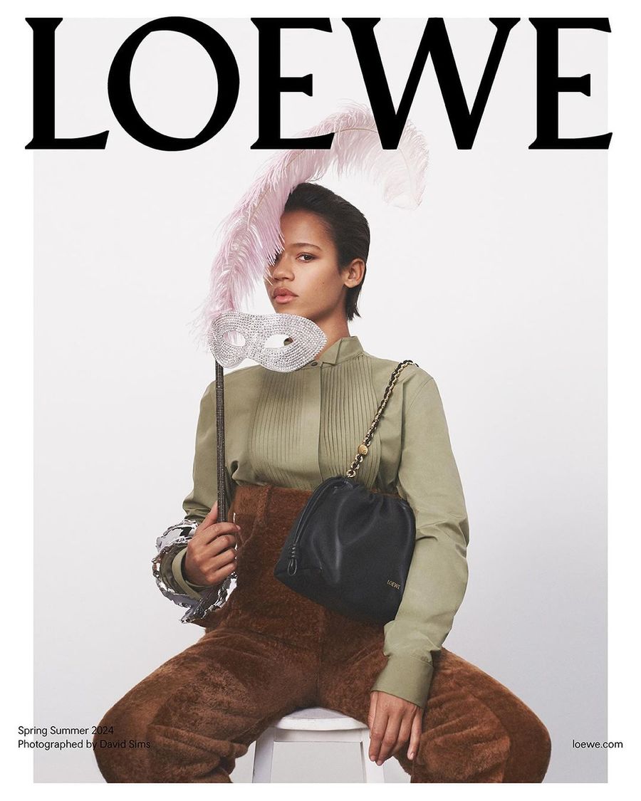 Taylor Russell protagoniza la nueva campaña de Loewe. 