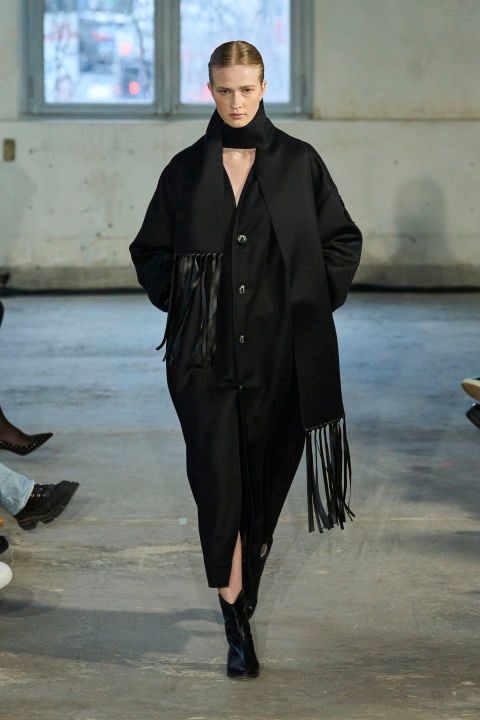 El beso de Rodin hecho moda en Victoria/Thomas