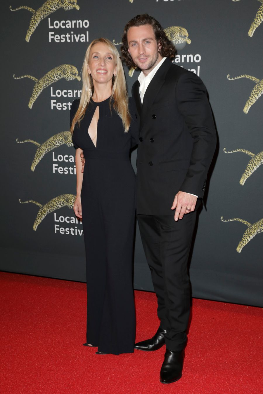 Aaron Taylor-Johnson no entiende las críticas de la diferencia de edad entre él y su esposa