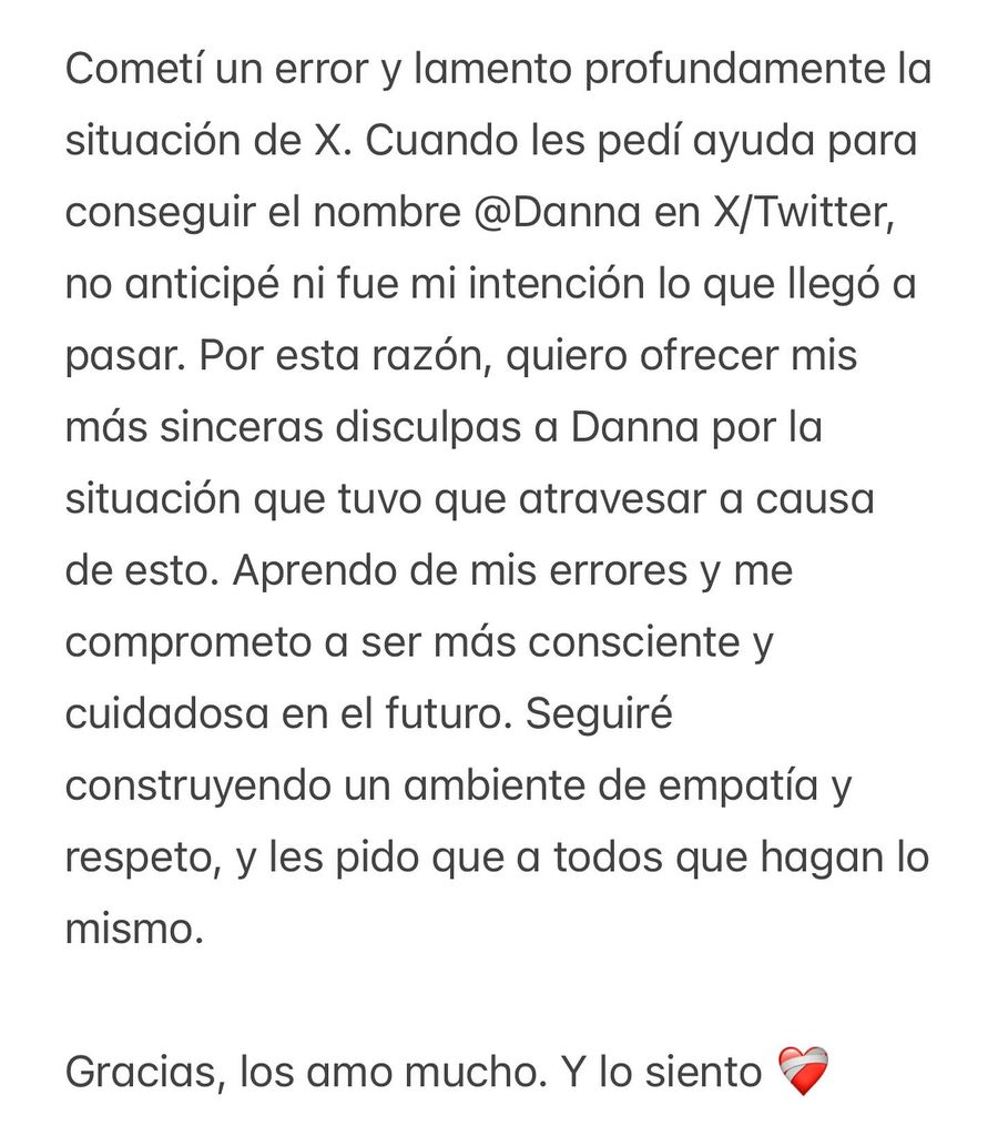 Danna se disculpa públicamente con @danna