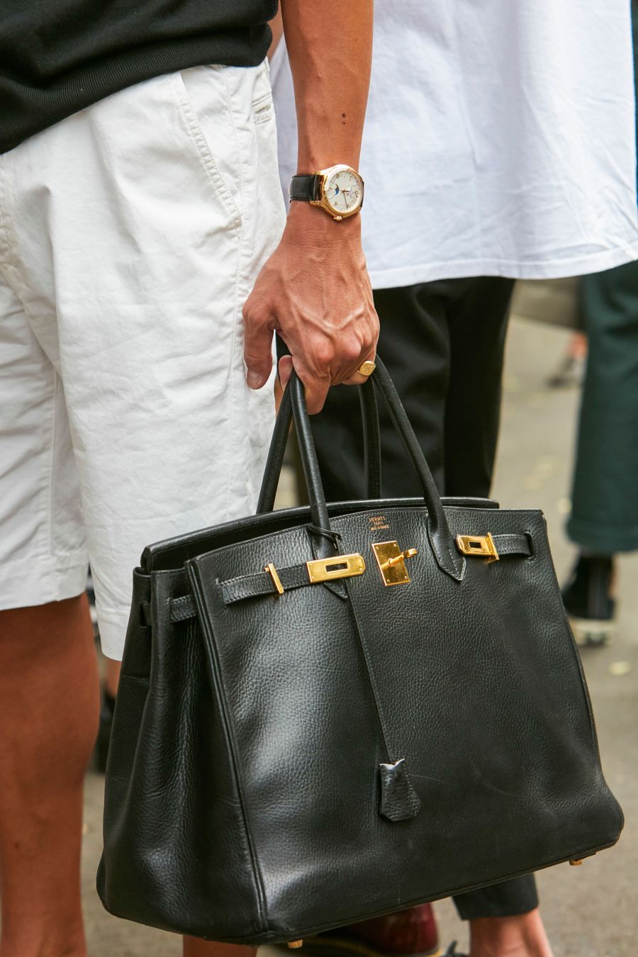Demandan a Hermès por sus políticas para vender una Birkin