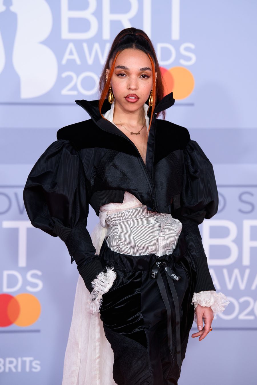 FKA Twigs aborda las consecuencias del abuso que sufrió por parte de Shia Labeouf