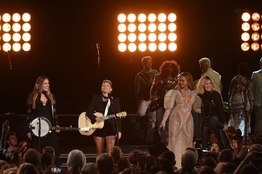 The 50th Annual CMA Awards - Show