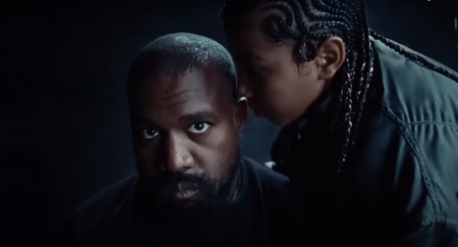 North West en Vultures 2.