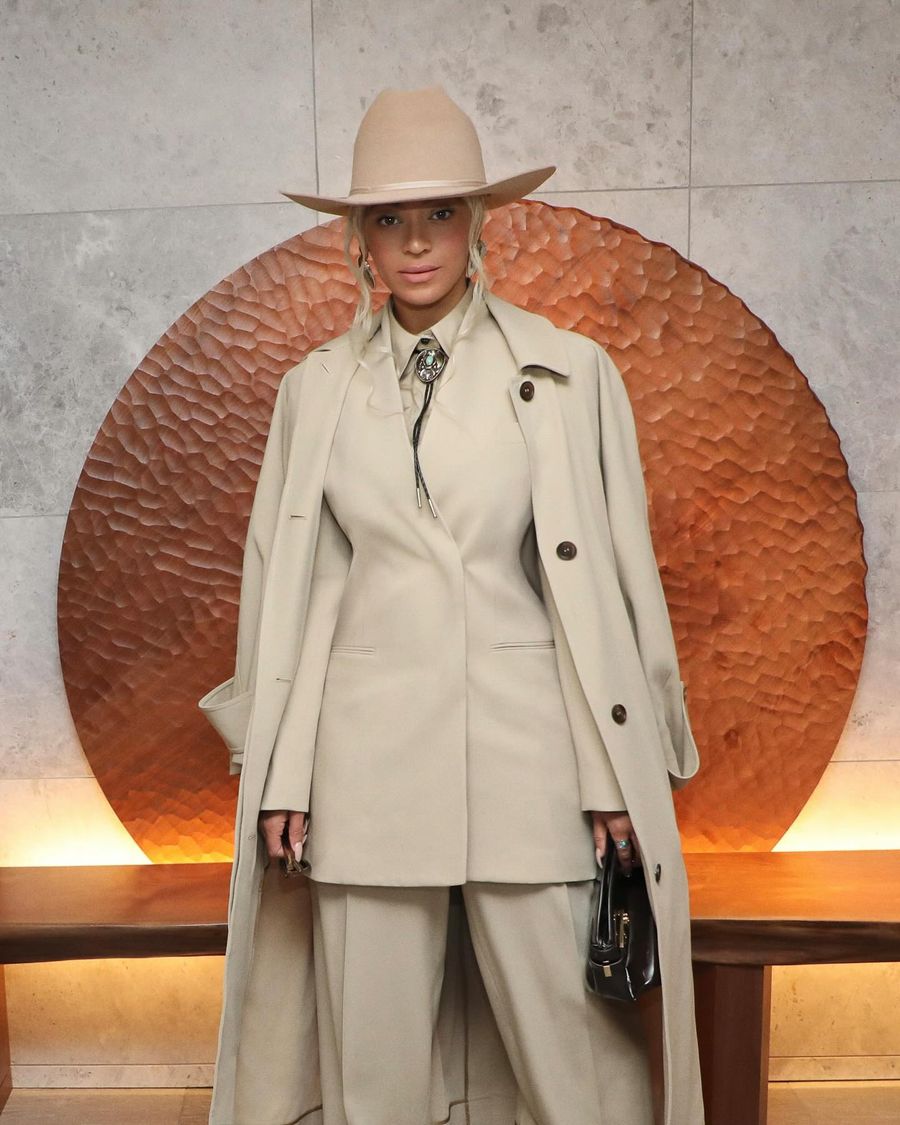 Beyoncé lleva el estilo western en un total look Ferragamo 