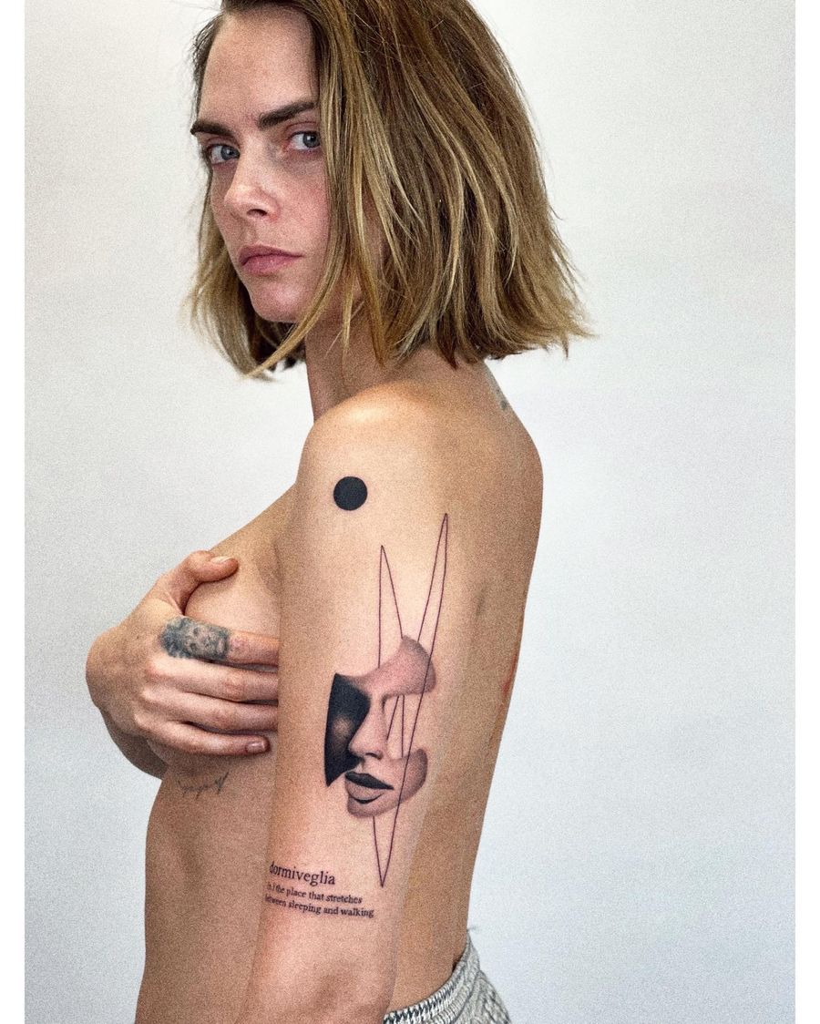 Cara Delevingne corrige el error ortográfico en su tatuaje