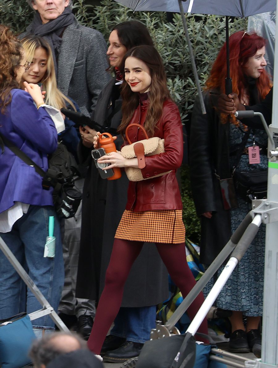 La primera dama de Francia visitó el set de Emily in París, ¿por?