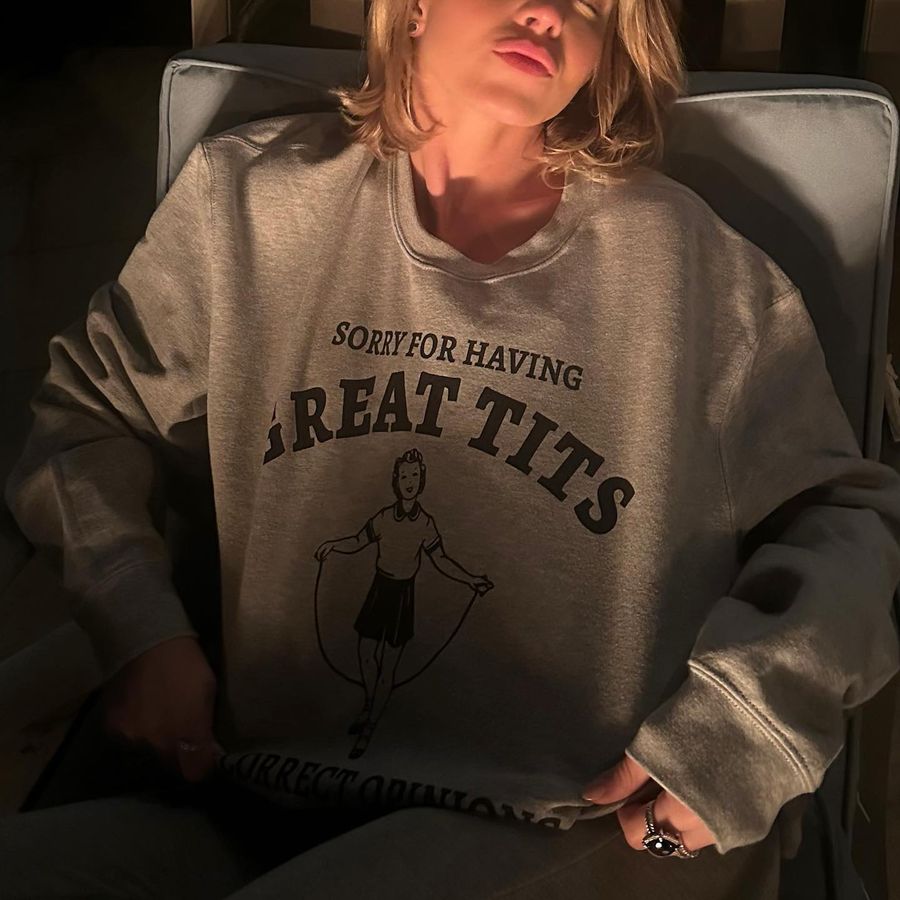 “Perdón por tener boobs grandes y opiniones correctas”, la sudadera de Sydney Sweeney