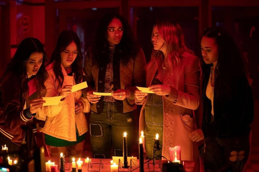 Todos los detalles de Pretty Little Liars Summer School..png