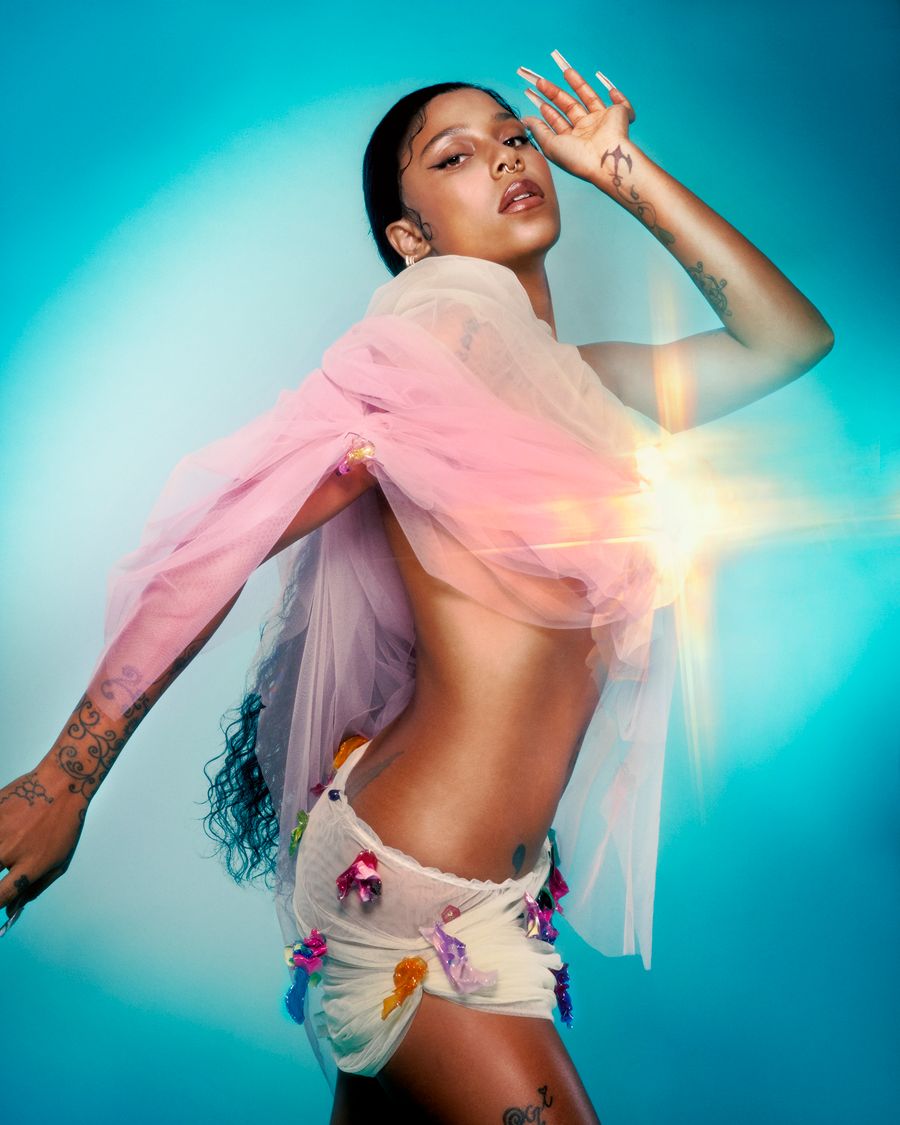 ELLE-267-TOKISCHA-3.jpg