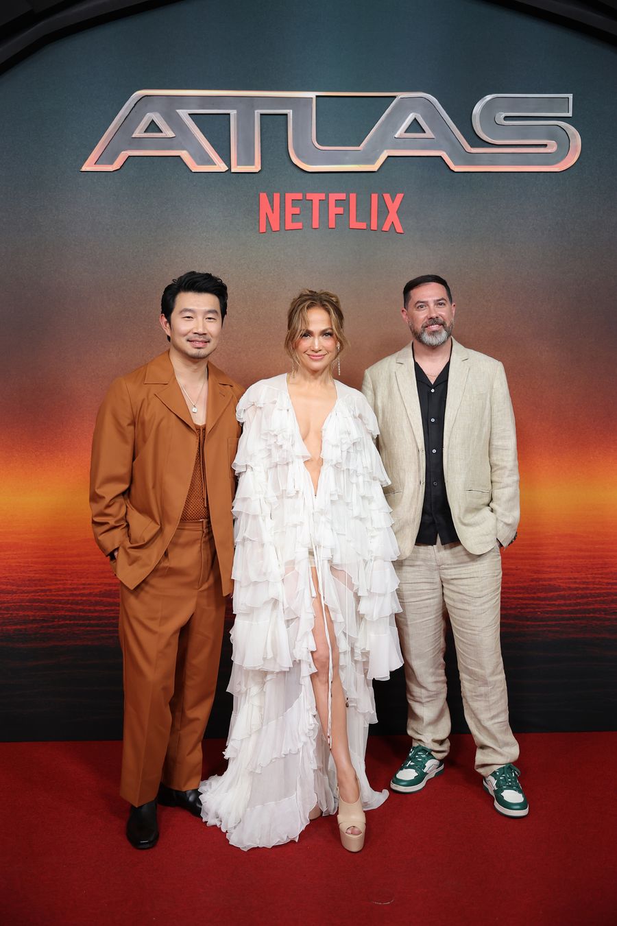 JLo apuesta por un diseño boho chic de Chloé para promocionar Atlas en CDMX