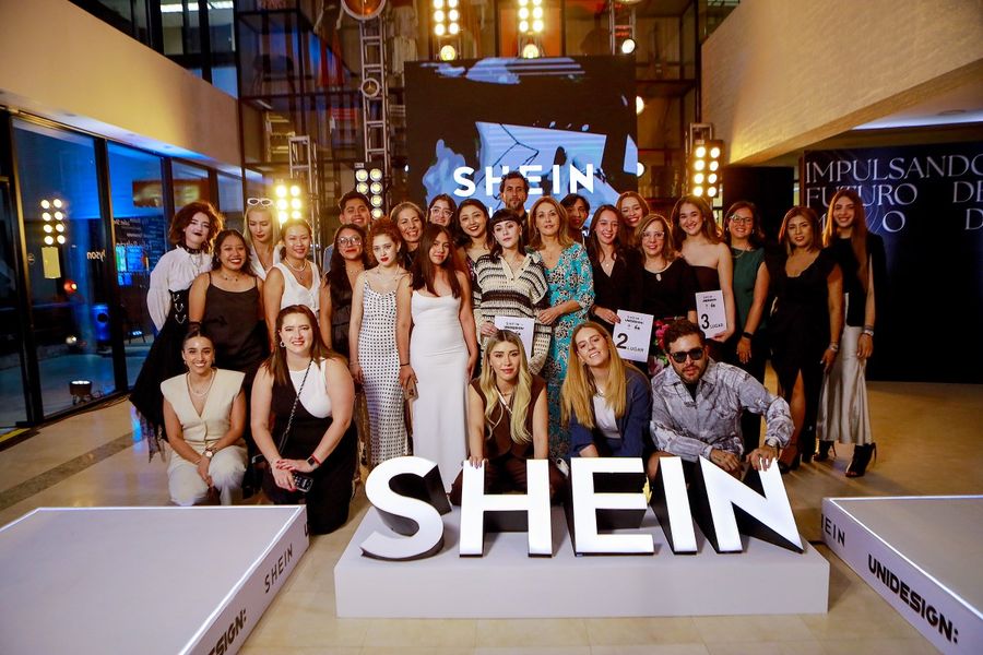 Las ganadoras, jueces y profesores que participaron en el desfile de Shein x UniDesign