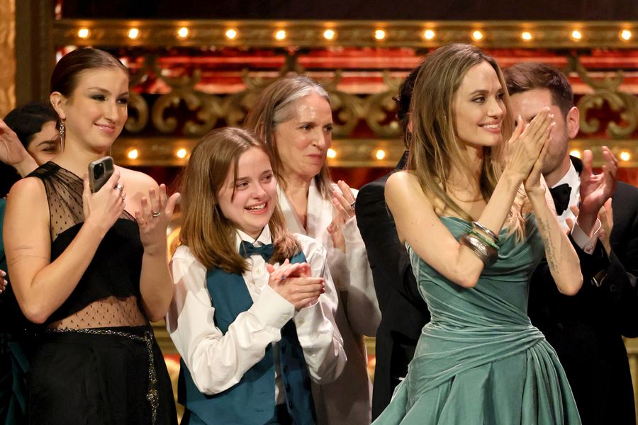Angelina Jolie sobre Por Qué Su Hija Vivienne es la Razón de Su Primer Premio Tony