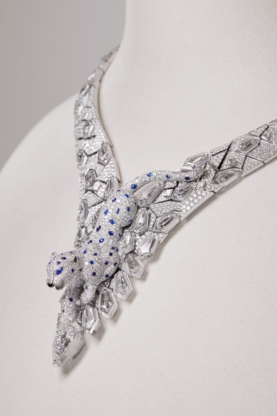 Cartier presenta "Nature Savage" un colección protagonizada por animales 
