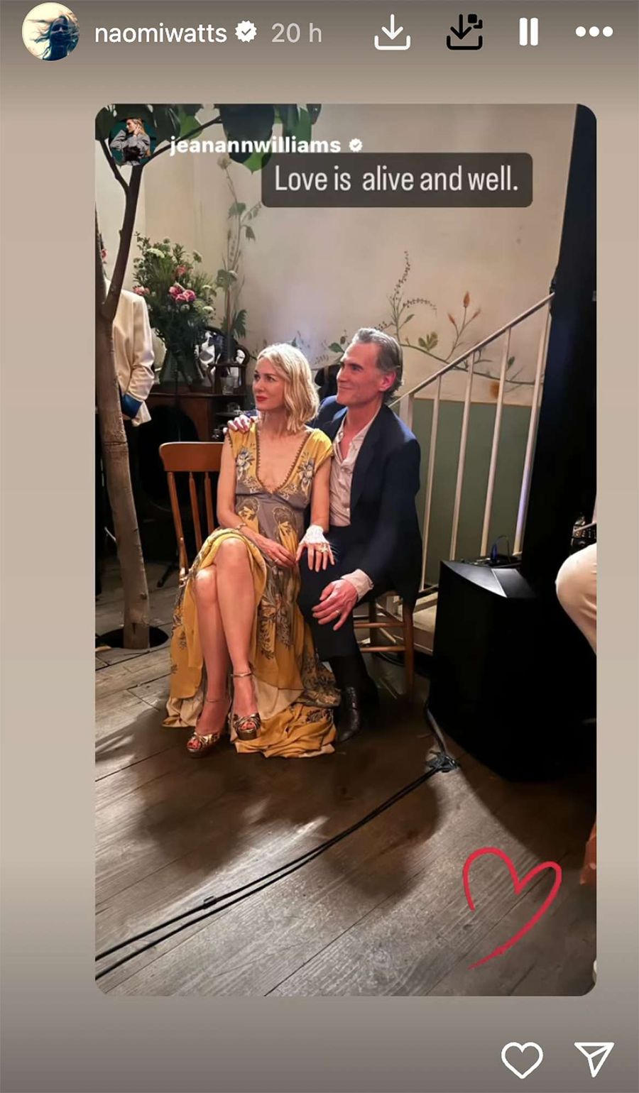 Naomi Watts se casó el fin de semana en la Ciudad de México en un vestido Dior