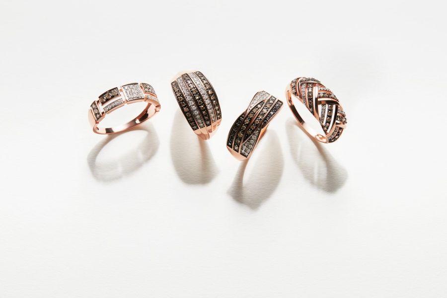 Cuatro tipo de anillos con diamantes cafés de Joyerías BIZZARRO.