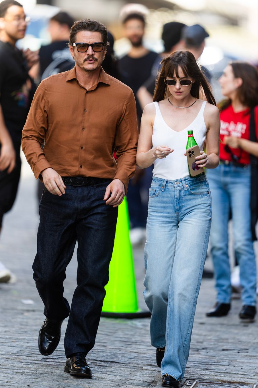 Dakota Johnson Pedro Pascal