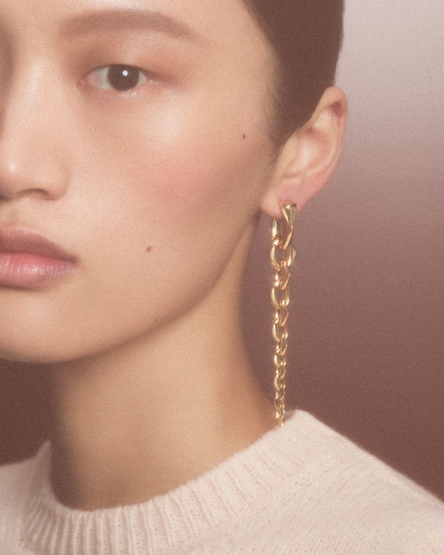 Prada presenta la colección de cadenas que querrás llevar en todos tus looks