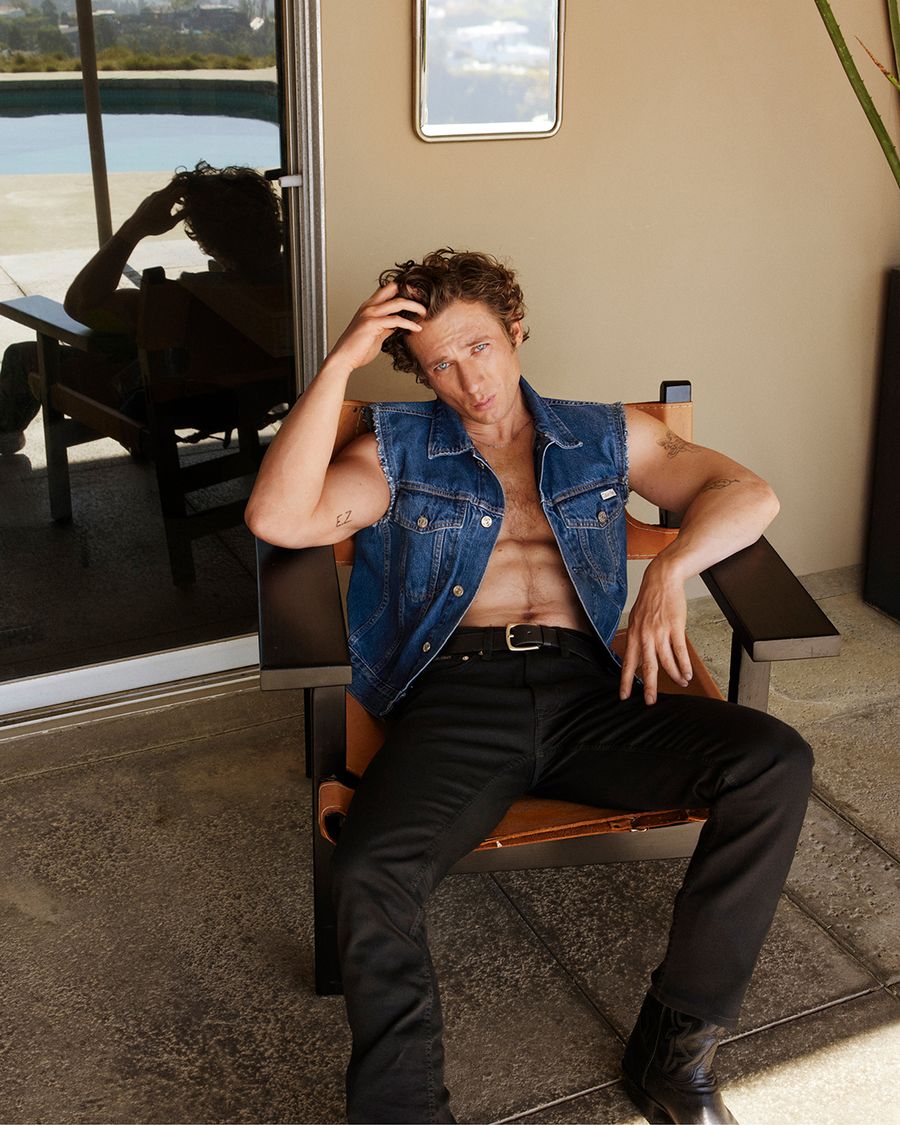 Jeremy Allen White Calvin Klein
