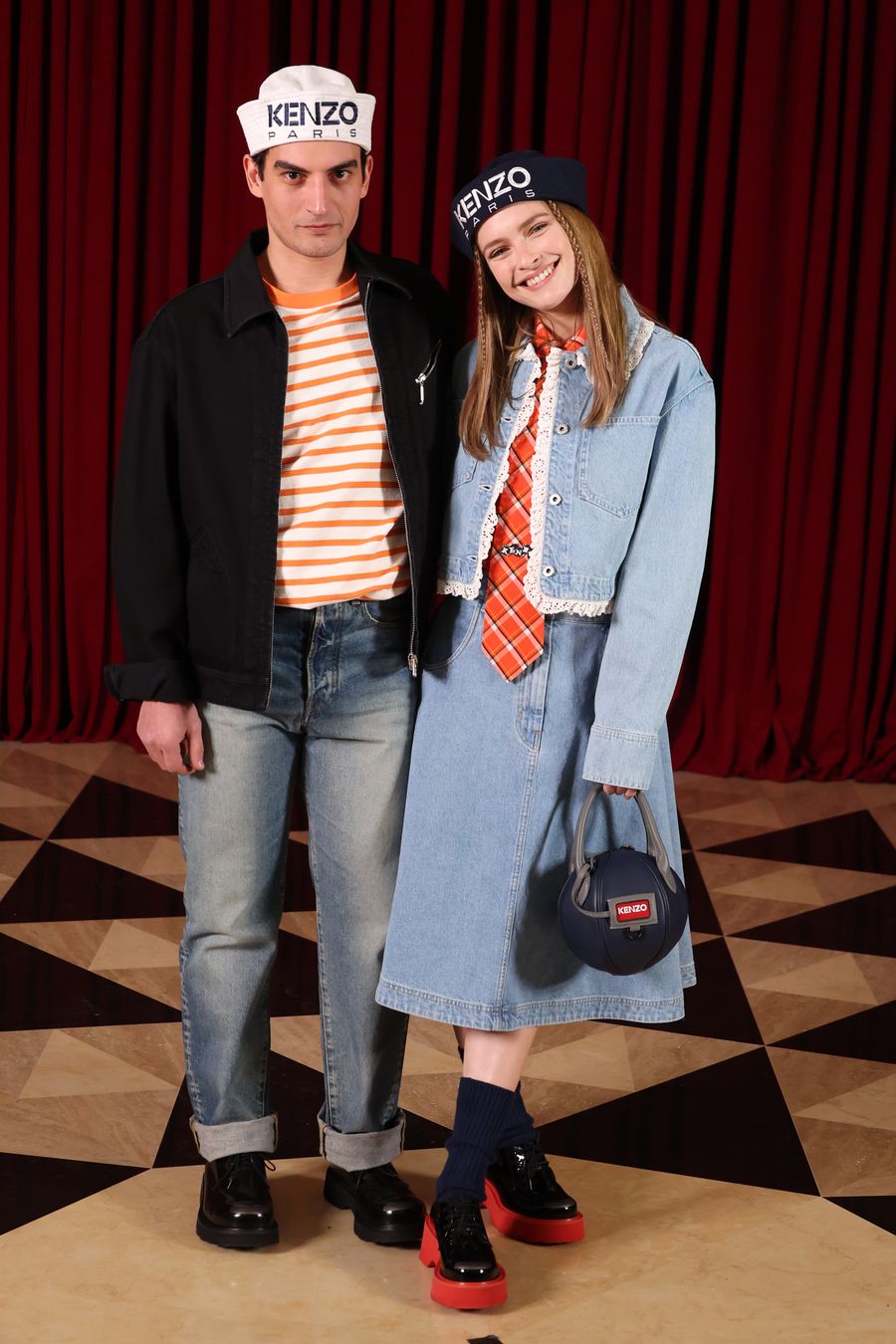 parejas vida real emily in paris