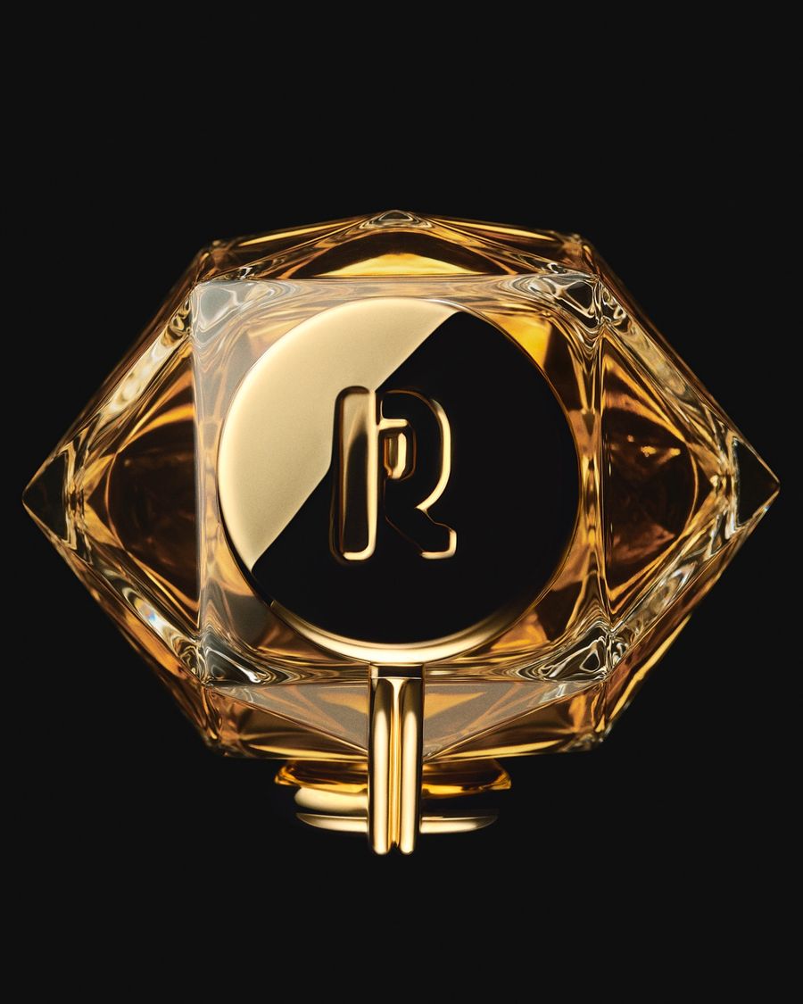 Gigi Hadid Rabanne