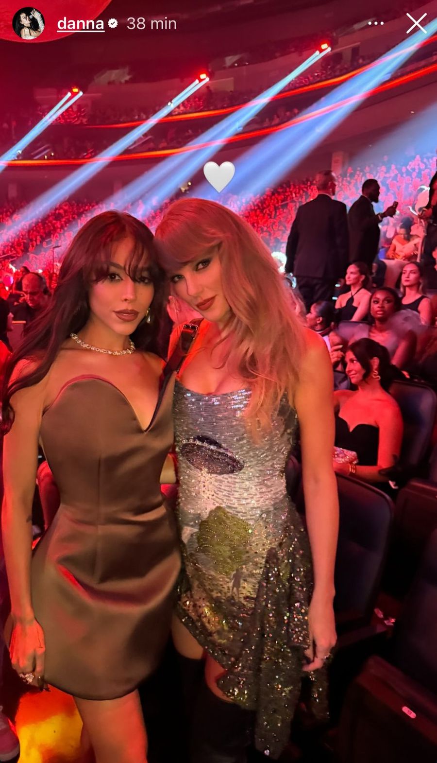 danna taylor swift vmas