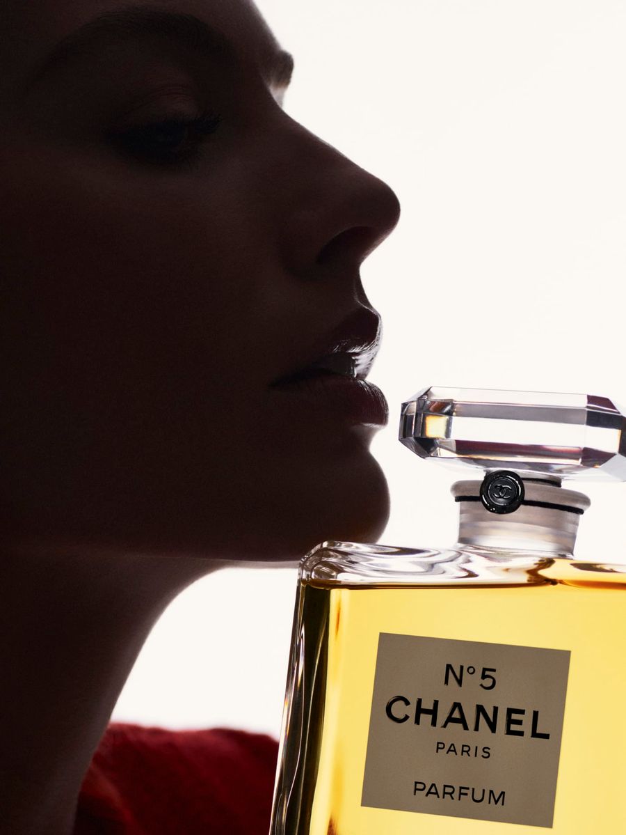Margot Robbie Chanel 