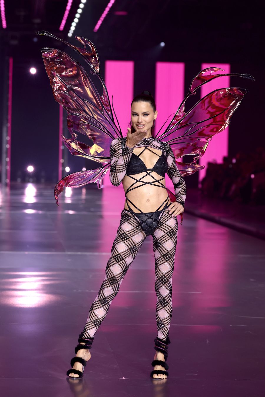 looks espectaculares Victoria's Secret Fashion Show
